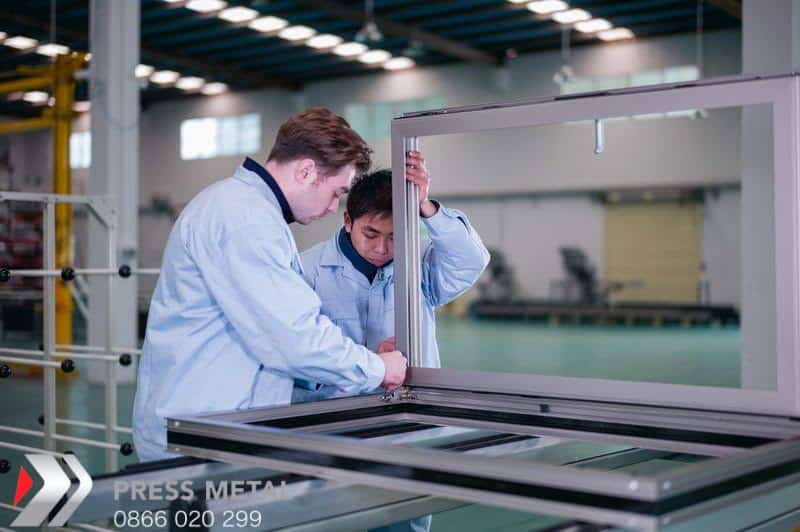 Quỳ trình sản xuất cửa nhôm Civro cao cấp quy trinh san xuat cua civro