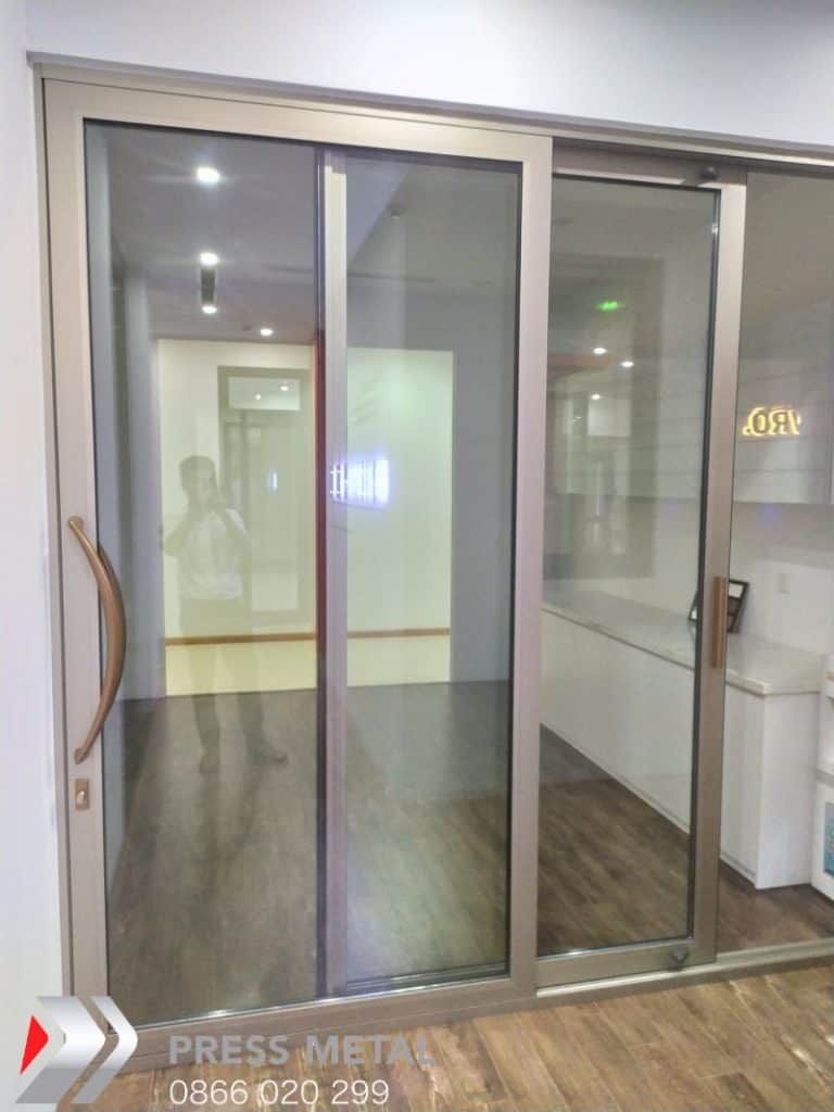 Cửa đi 2 cánh mở trượt nhôm Civro cua nhom civro mo truot